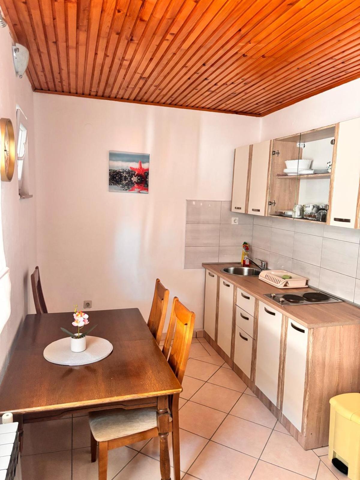 Apartamento Ruza I Natalija Karlobag Habitación foto